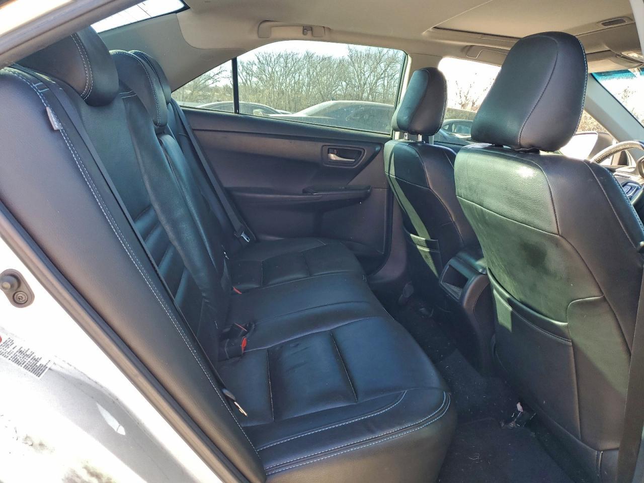 2016 TOYOTA CAMRY