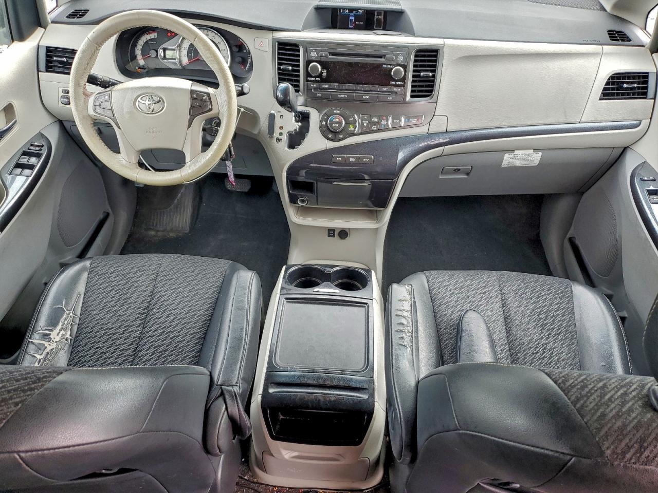2012 TOYOTA SIENNA