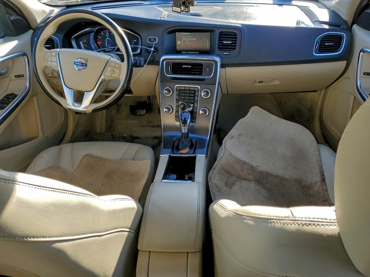 2015 VOLVO S60