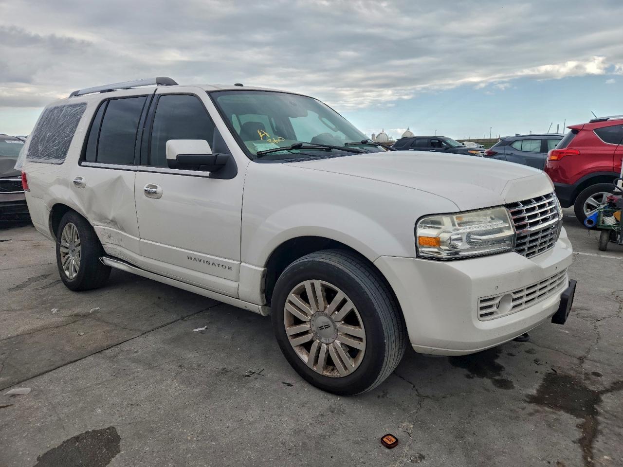 2011 LINCOLN Navigator