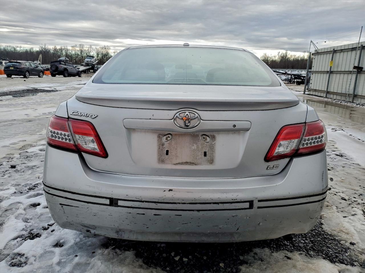 2011 TOYOTA CAMRY