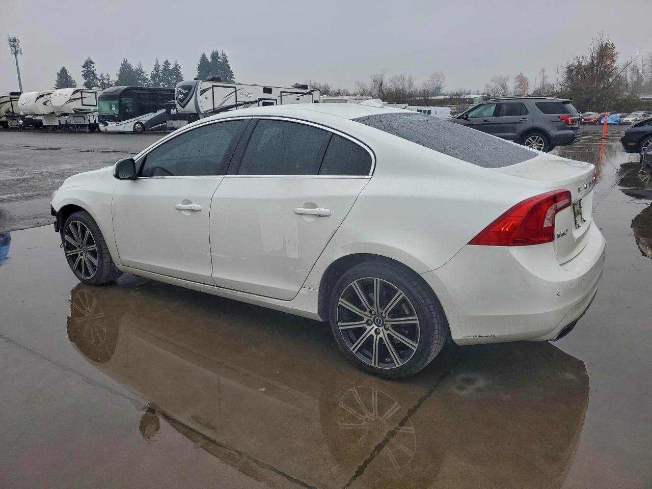 2015 VOLVO S60