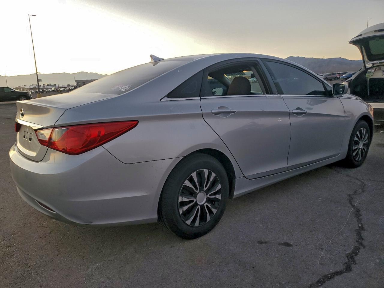 2011 HYUNDAI SONATA