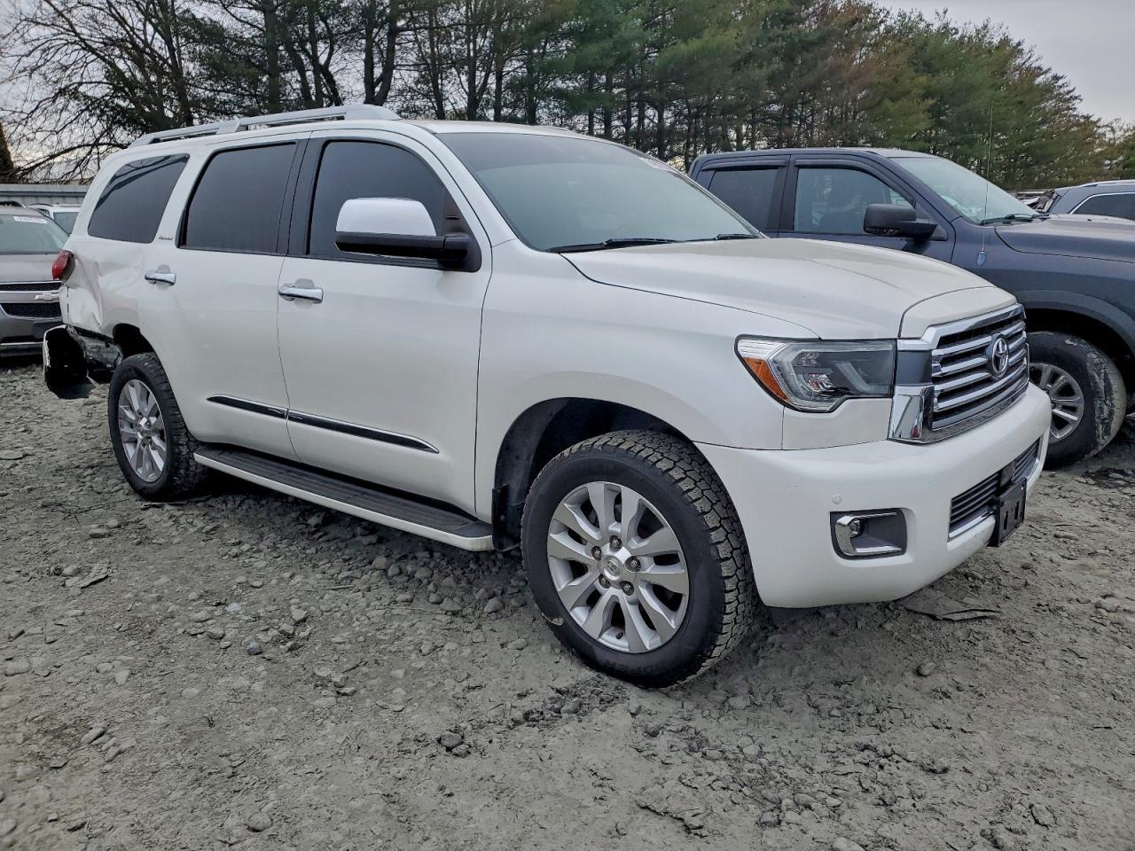 2018 TOYOTA Sequoia