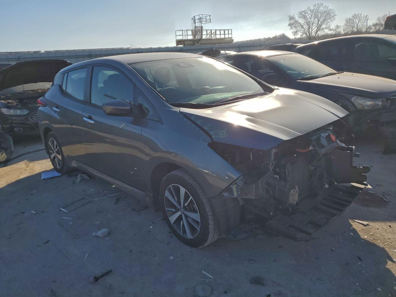 2022 NISSAN LEAF