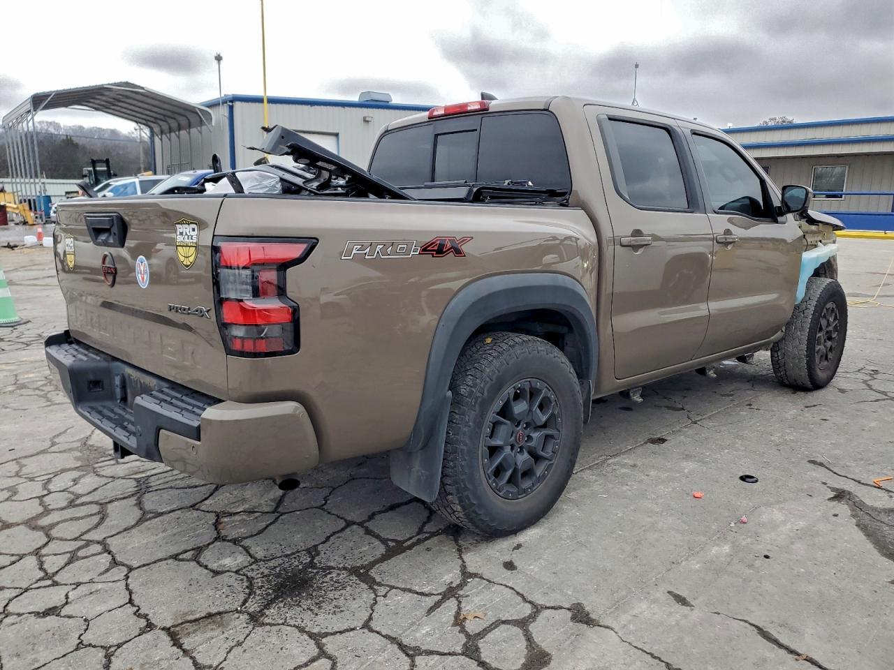 2022 NISSAN Frontier