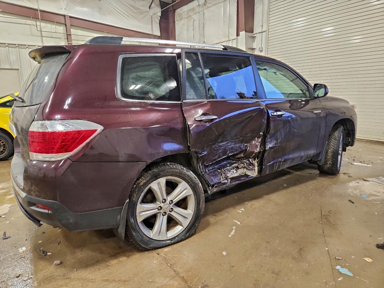 2013 TOYOTA HIGHLANDER