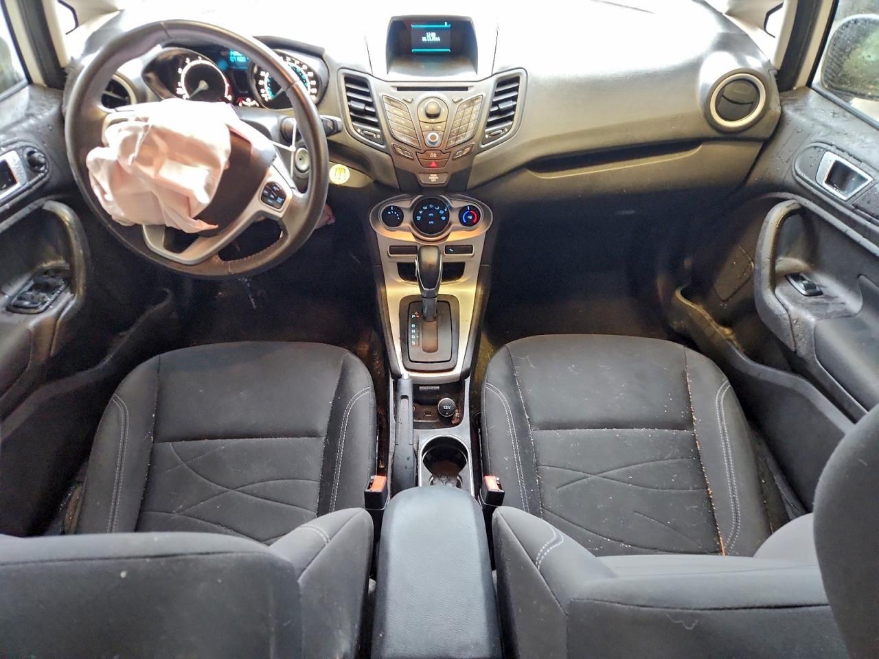 2015 FORD Fiesta