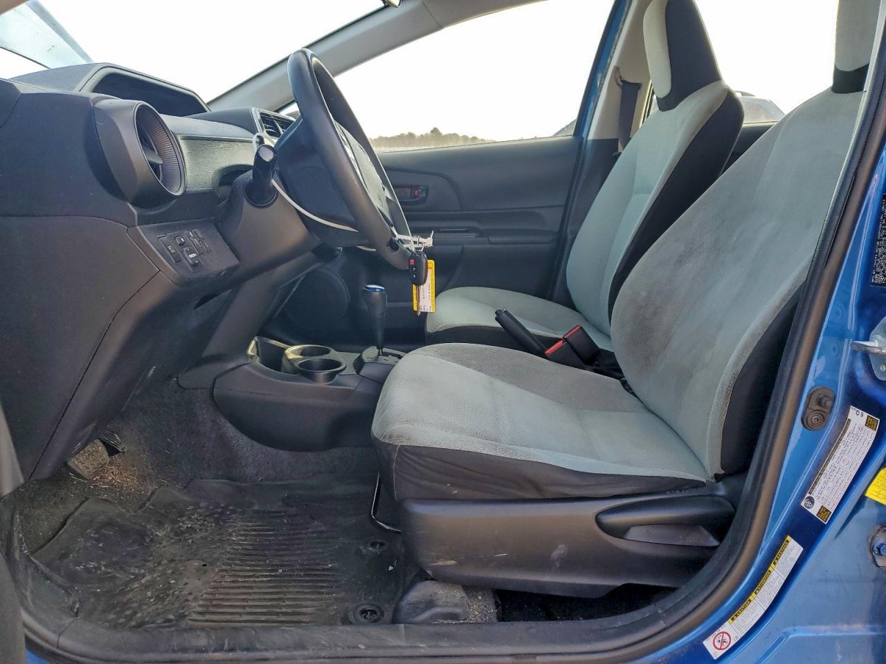2018 TOYOTA Prius c