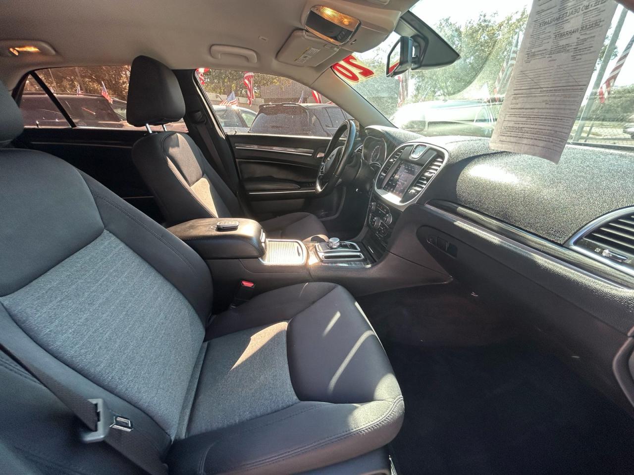 2020 CHRYSLER 300