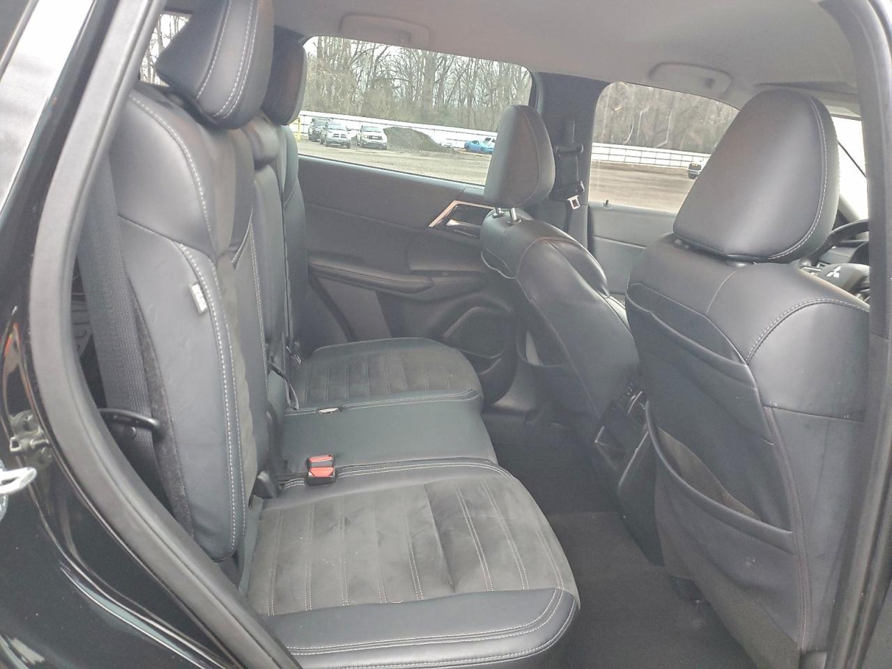 2023 MITSUBISHI outlander
