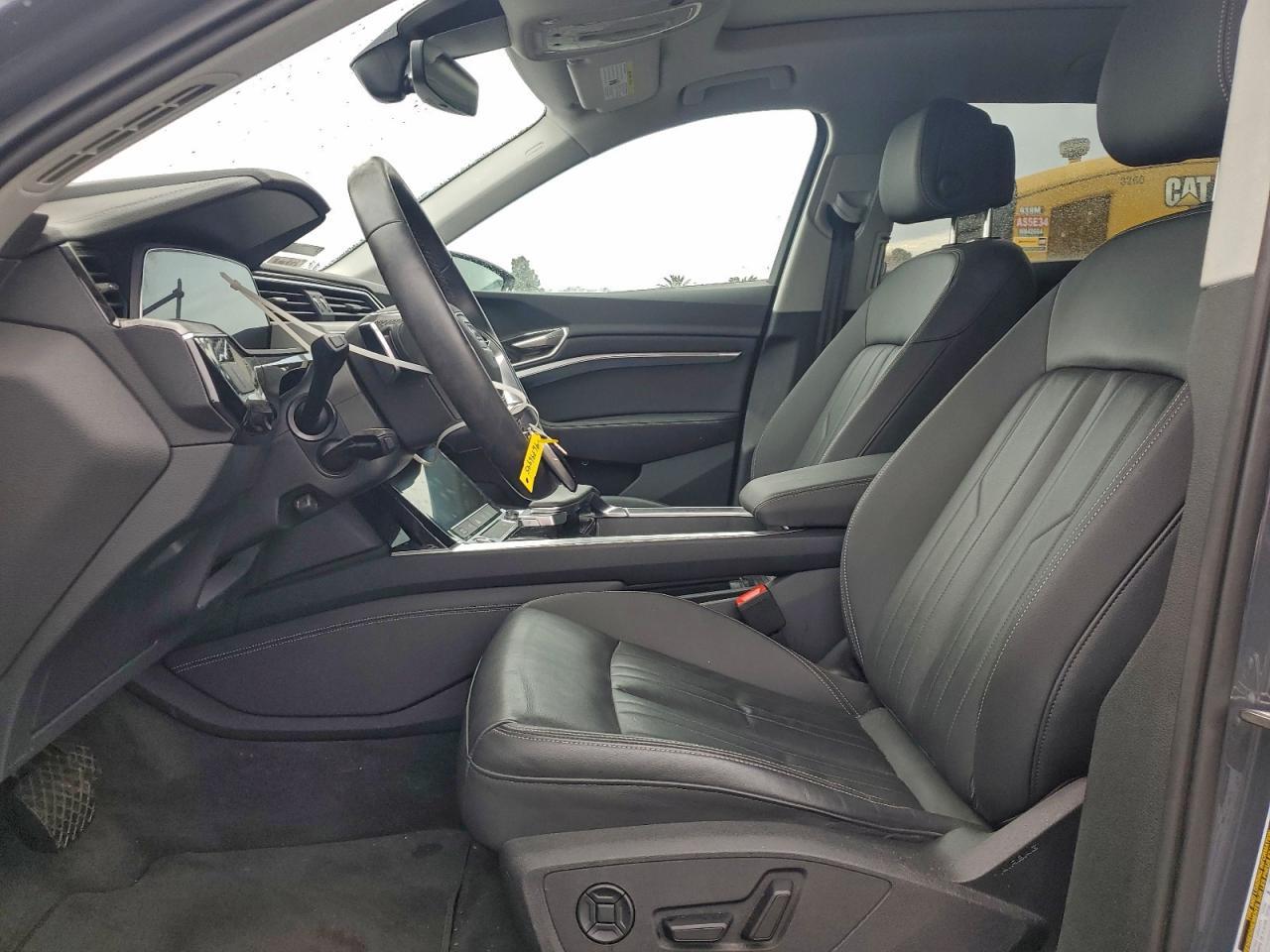 2024 AUDI Q8