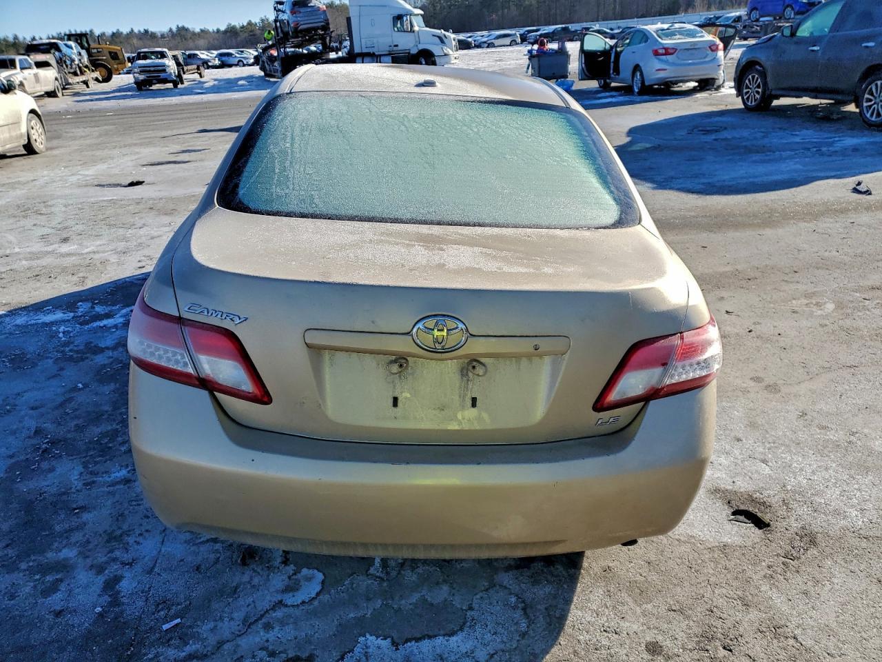 2011 TOYOTA CAMRY