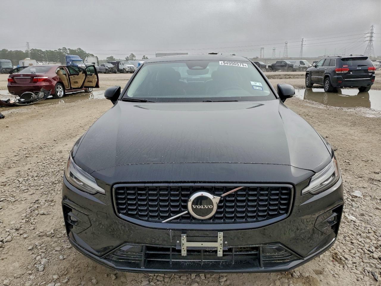 2024 VOLVO S60