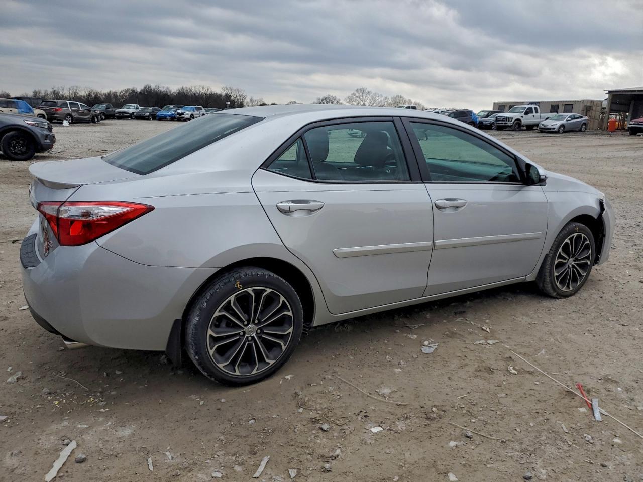 2015 TOYOTA COROLLA