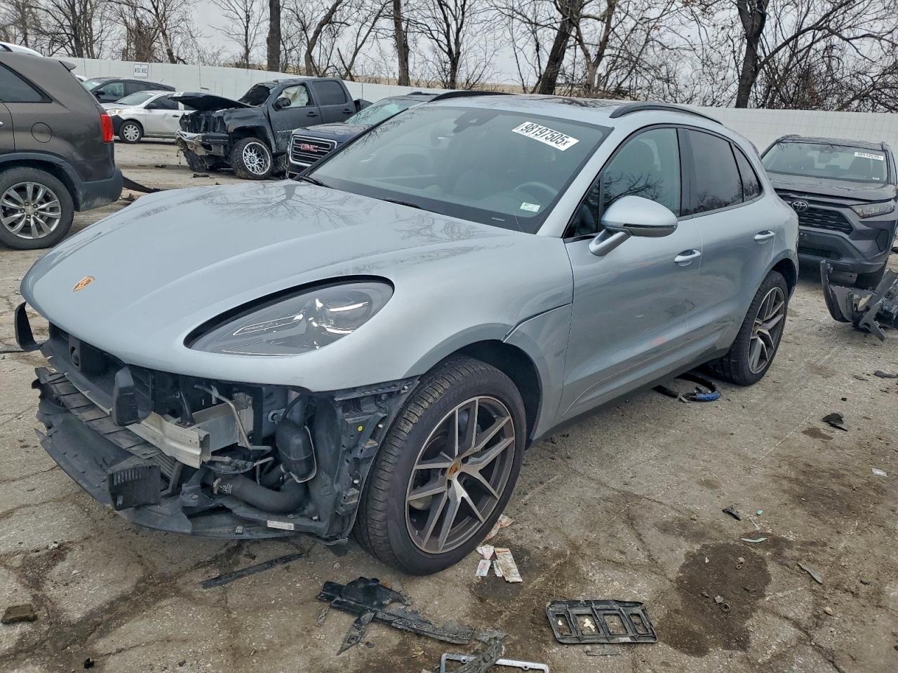 2022 PORSCHE Macan