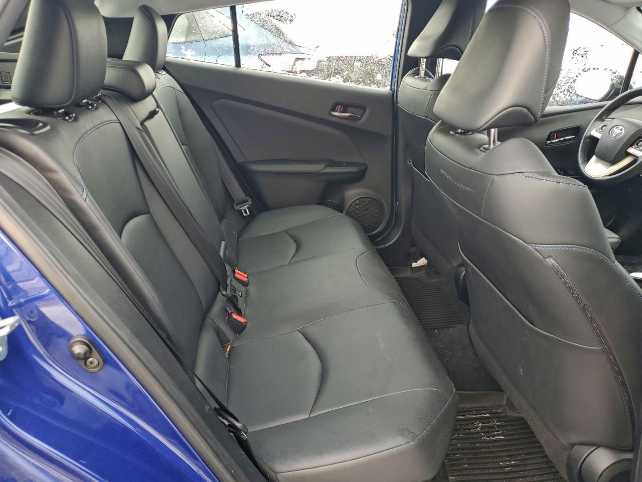 2016 TOYOTA PRIUS