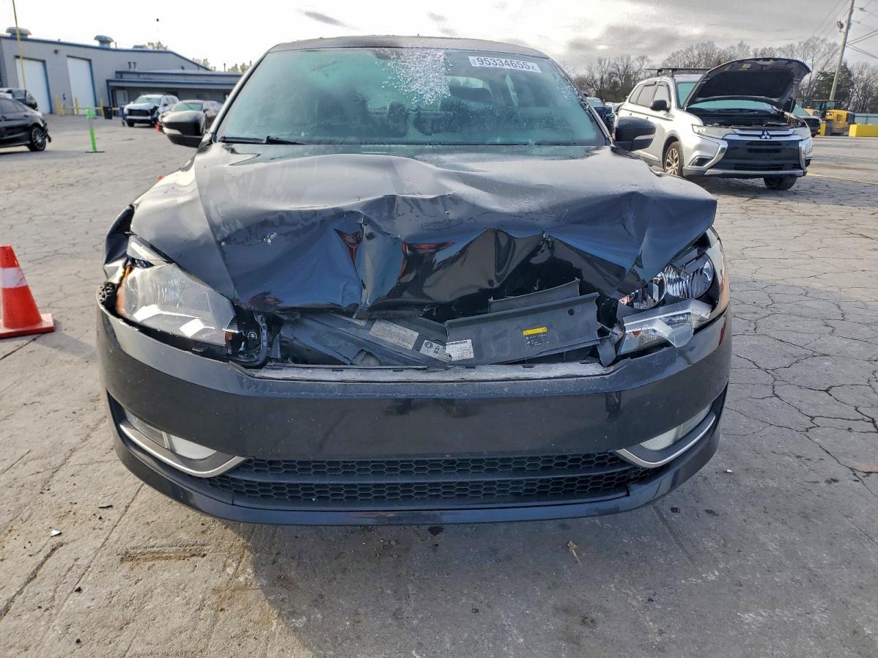 2015 VOLKSWAGEN Passat