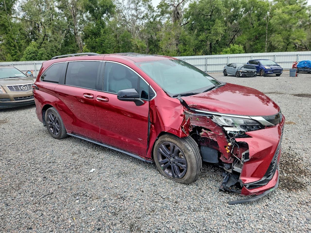 2024 TOYOTA SIENNA