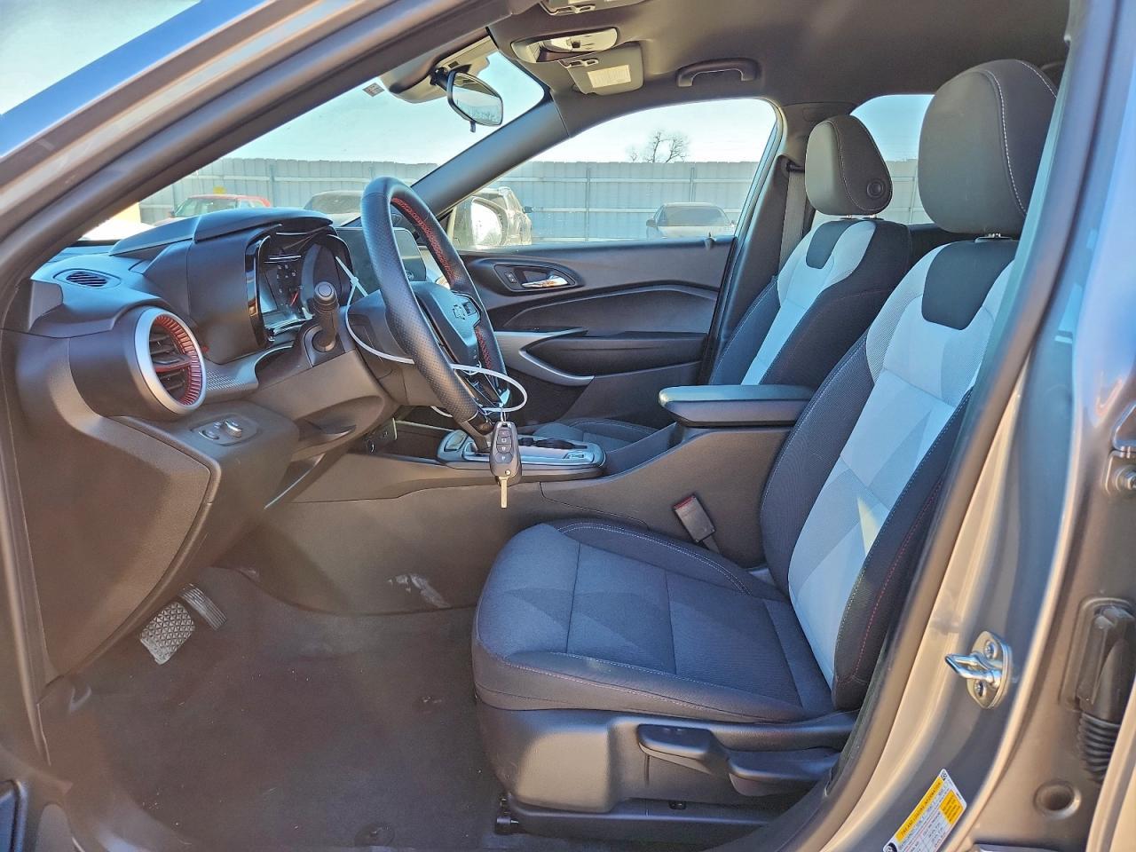 2025 CHEVROLET TRAX
