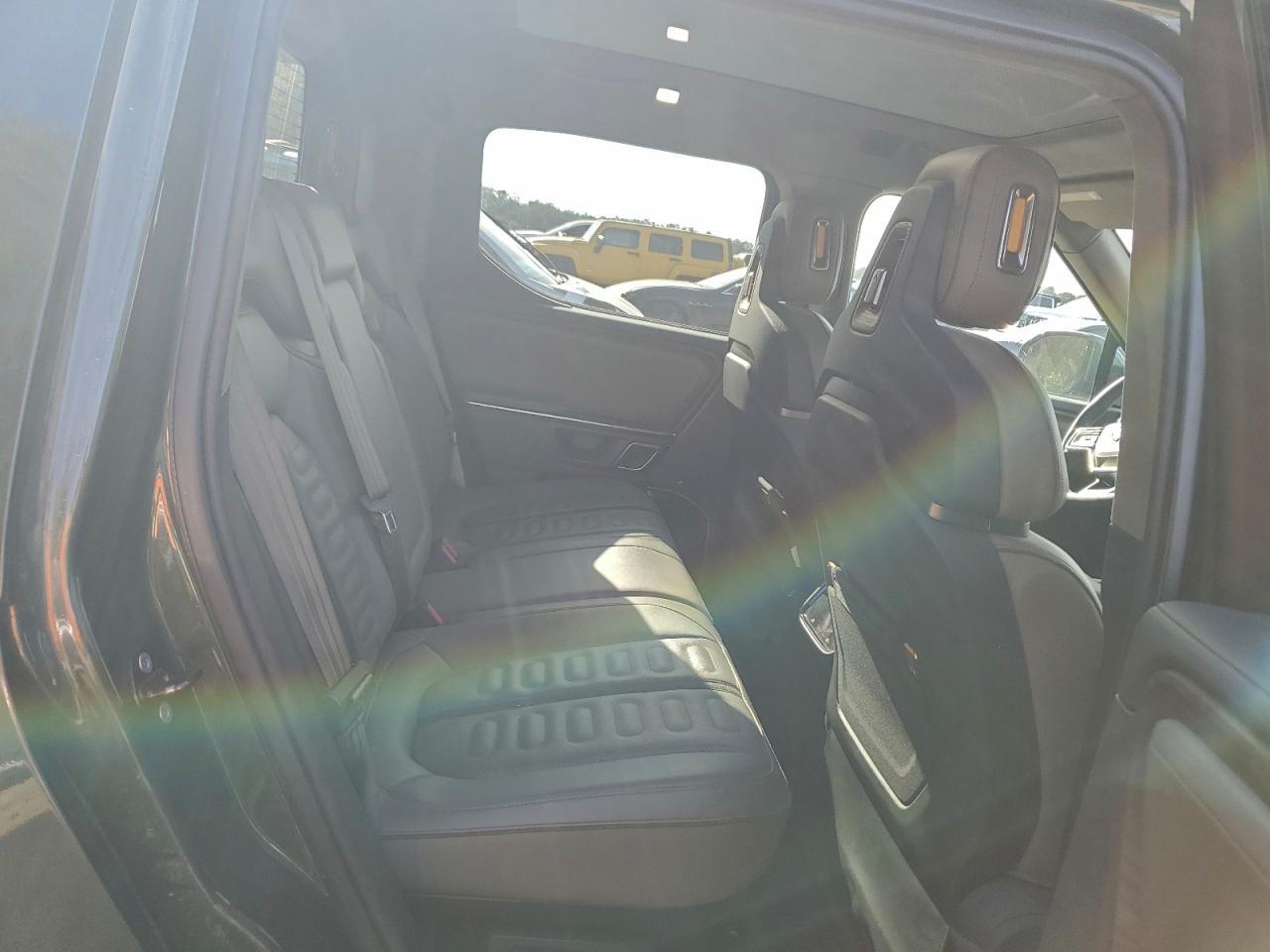 2022 RIVIAN R1t