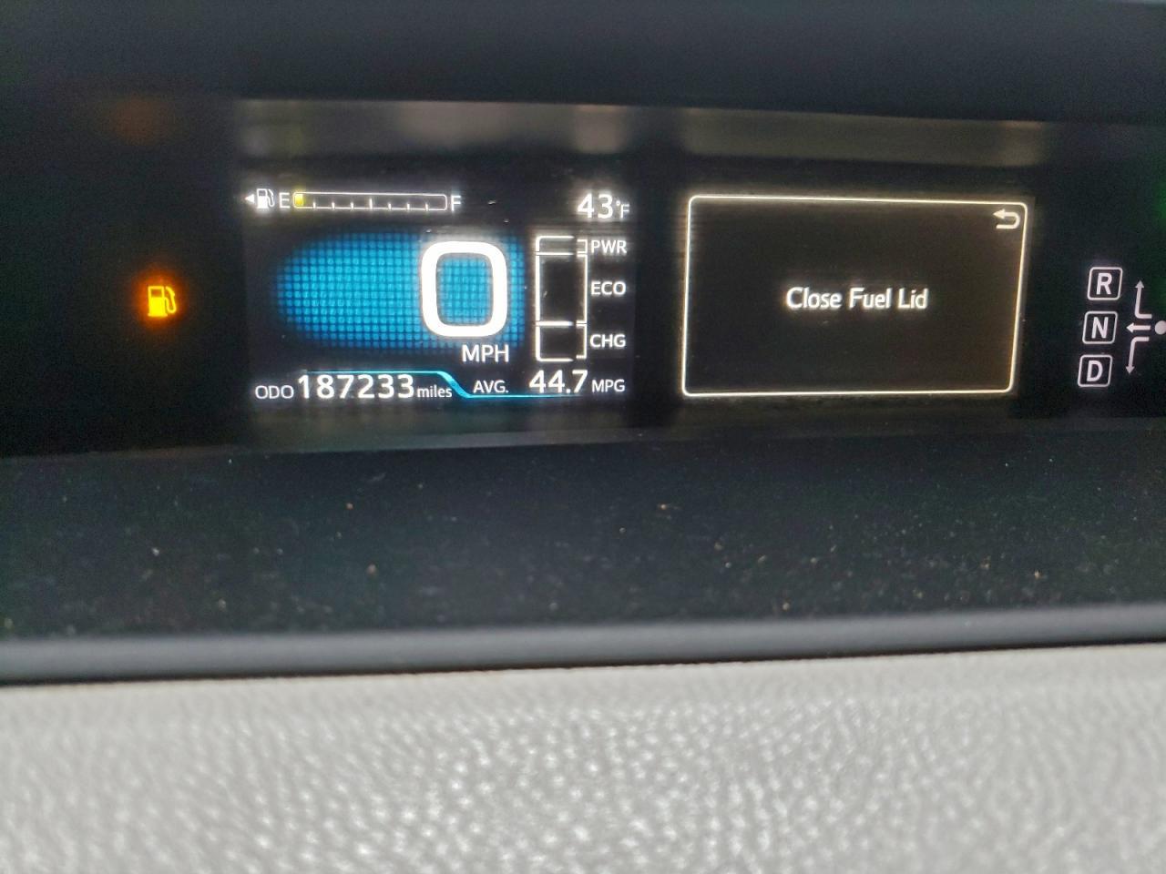 2016 TOYOTA PRIUS
