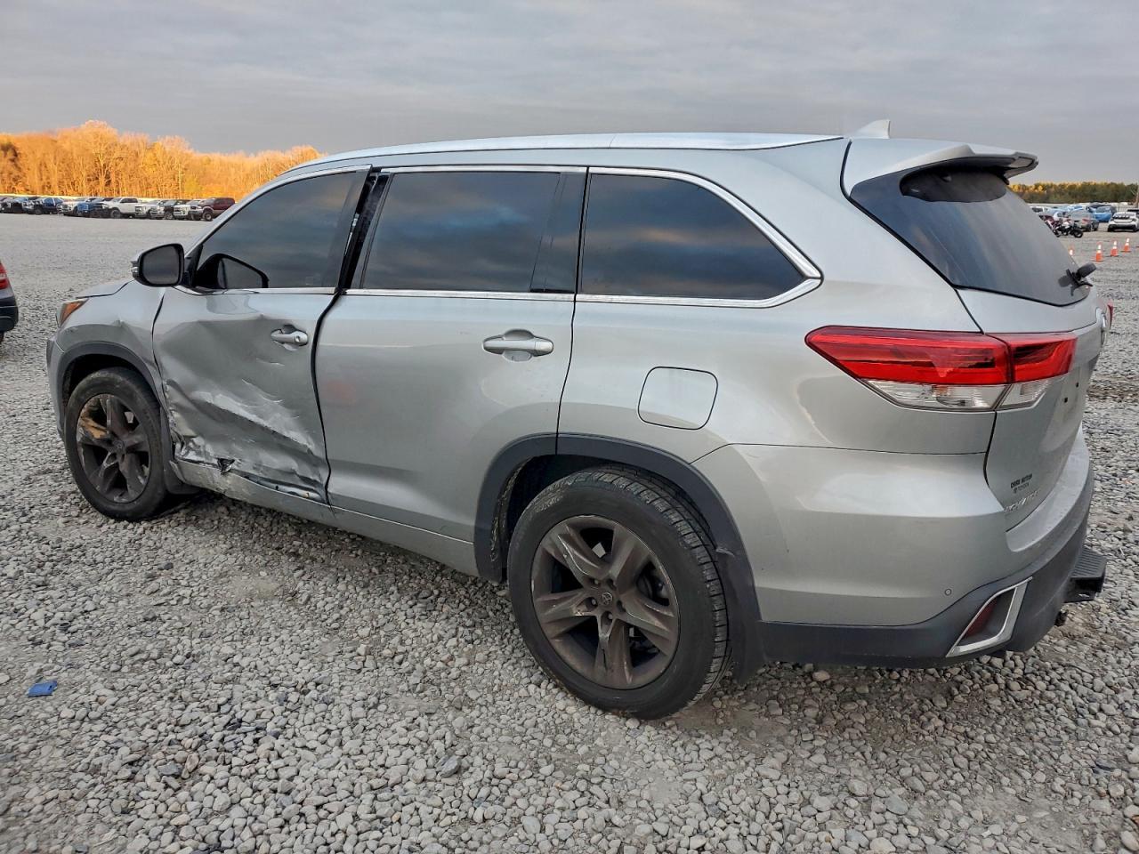 2022 TOYOTA HIGHLANDER