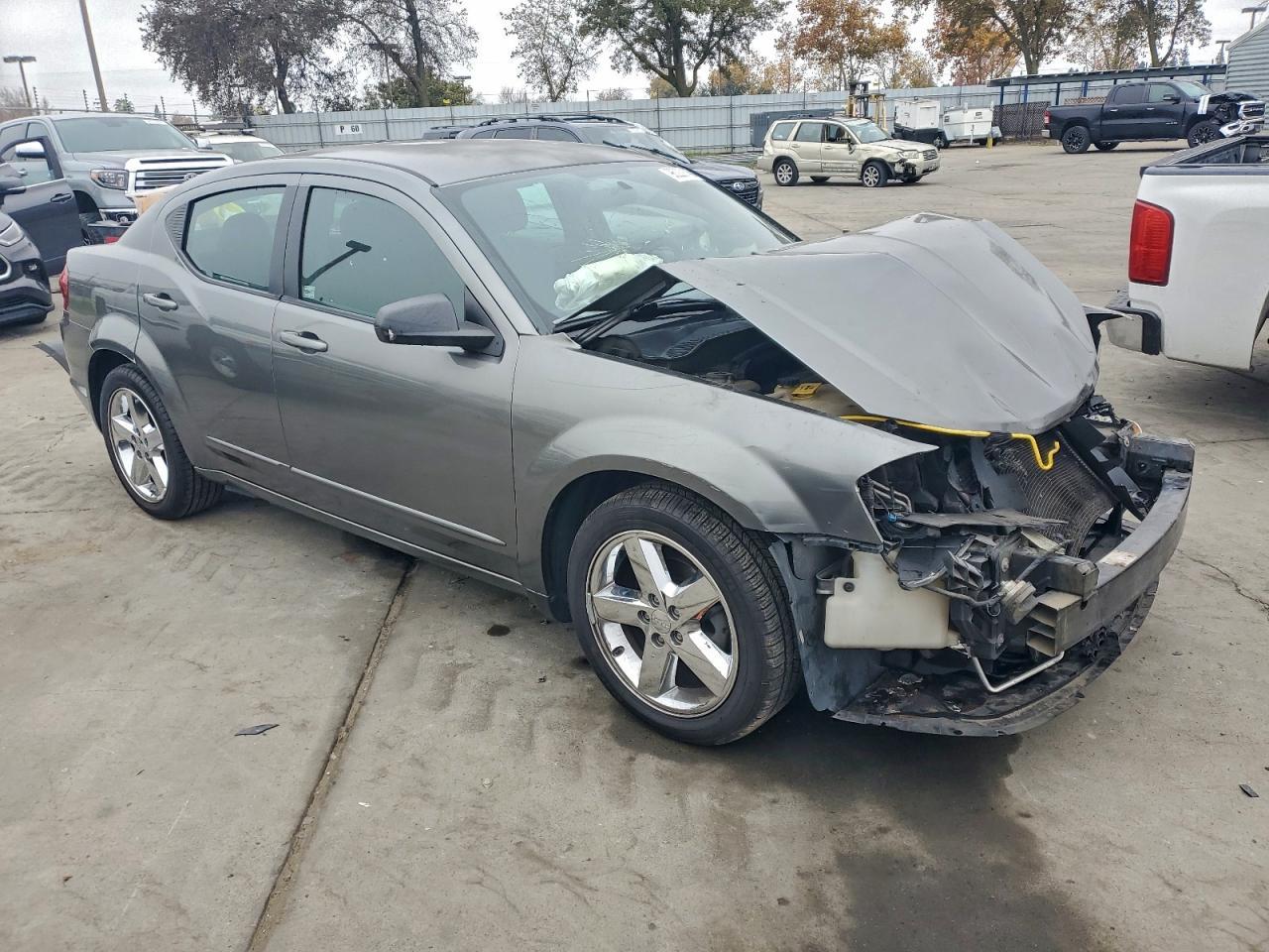 2012 DODGE Avenger