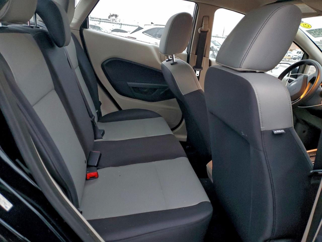 2012 FORD Fiesta
