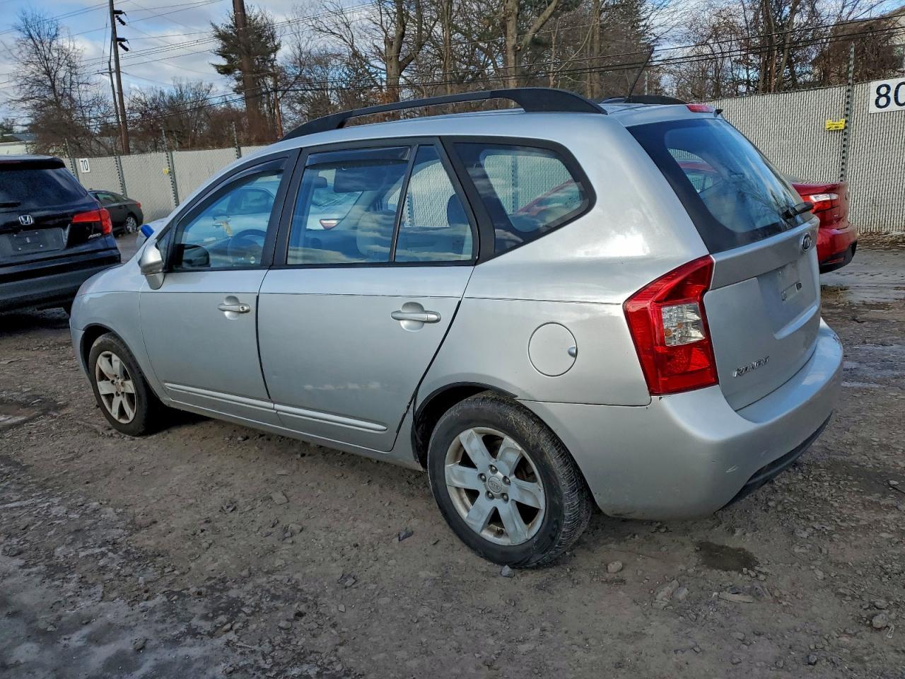 2009 KIA RONDO