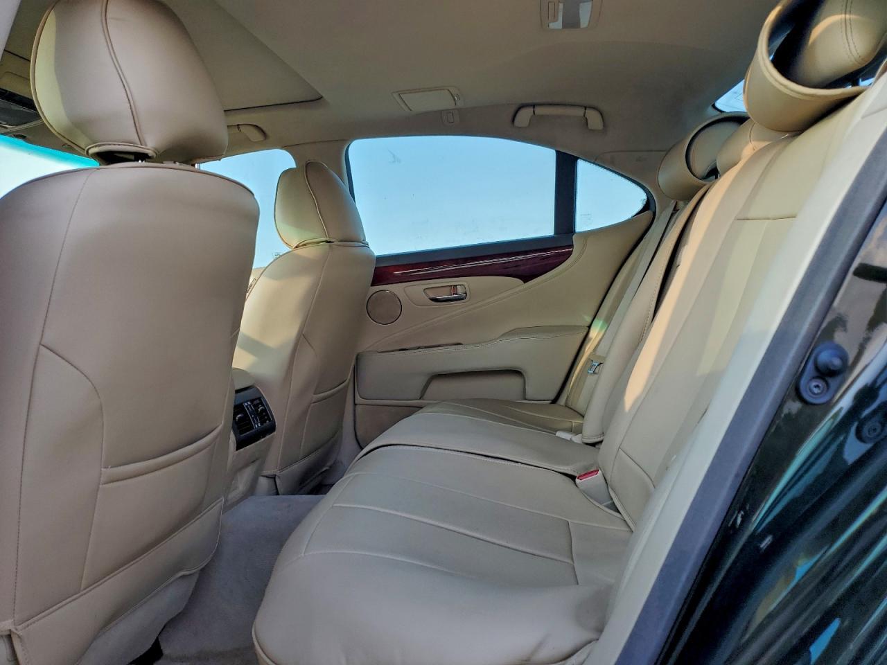 2010 LEXUS LS 460