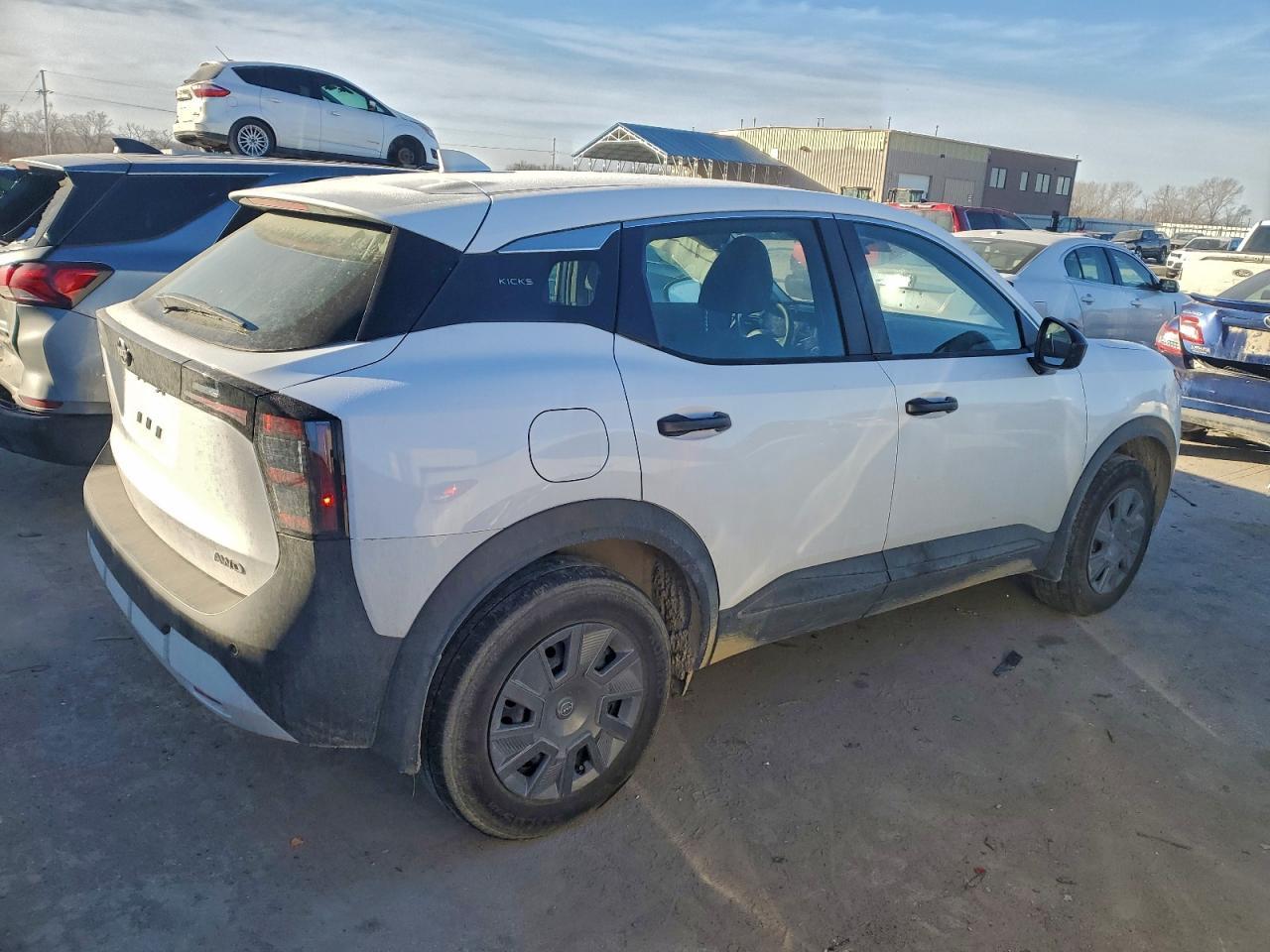 2025 NISSAN KICKS