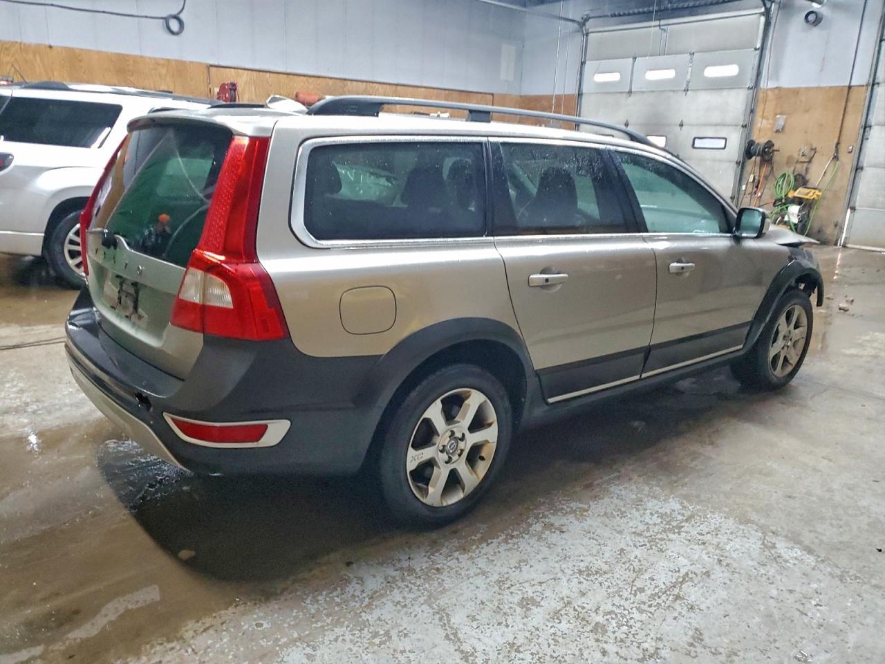 2011 VOLVO XC70