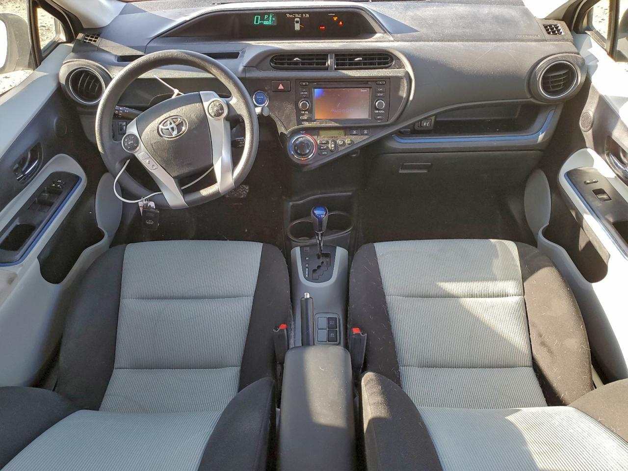 2013 TOYOTA Prius c