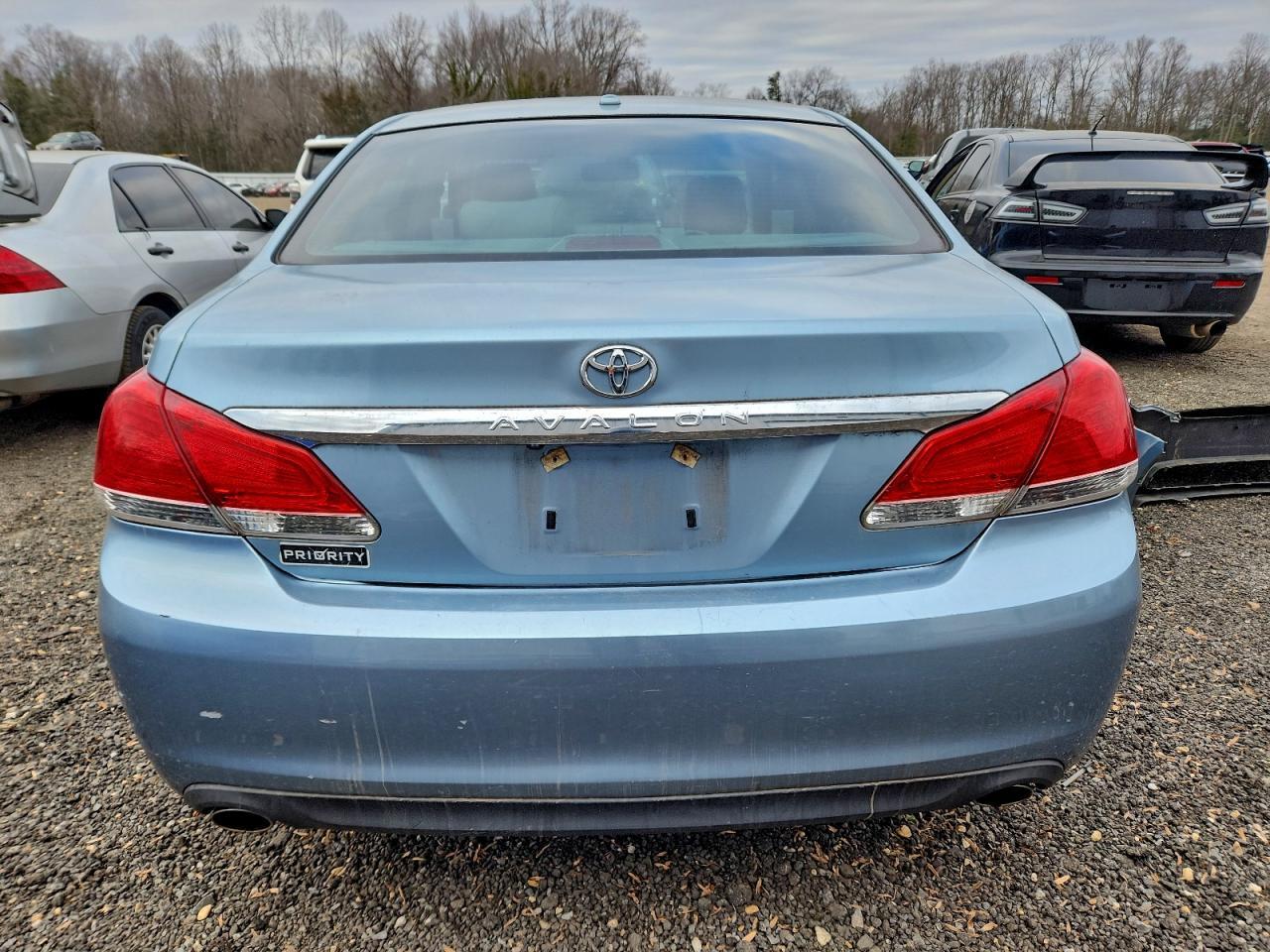 2011 TOYOTA Avalon