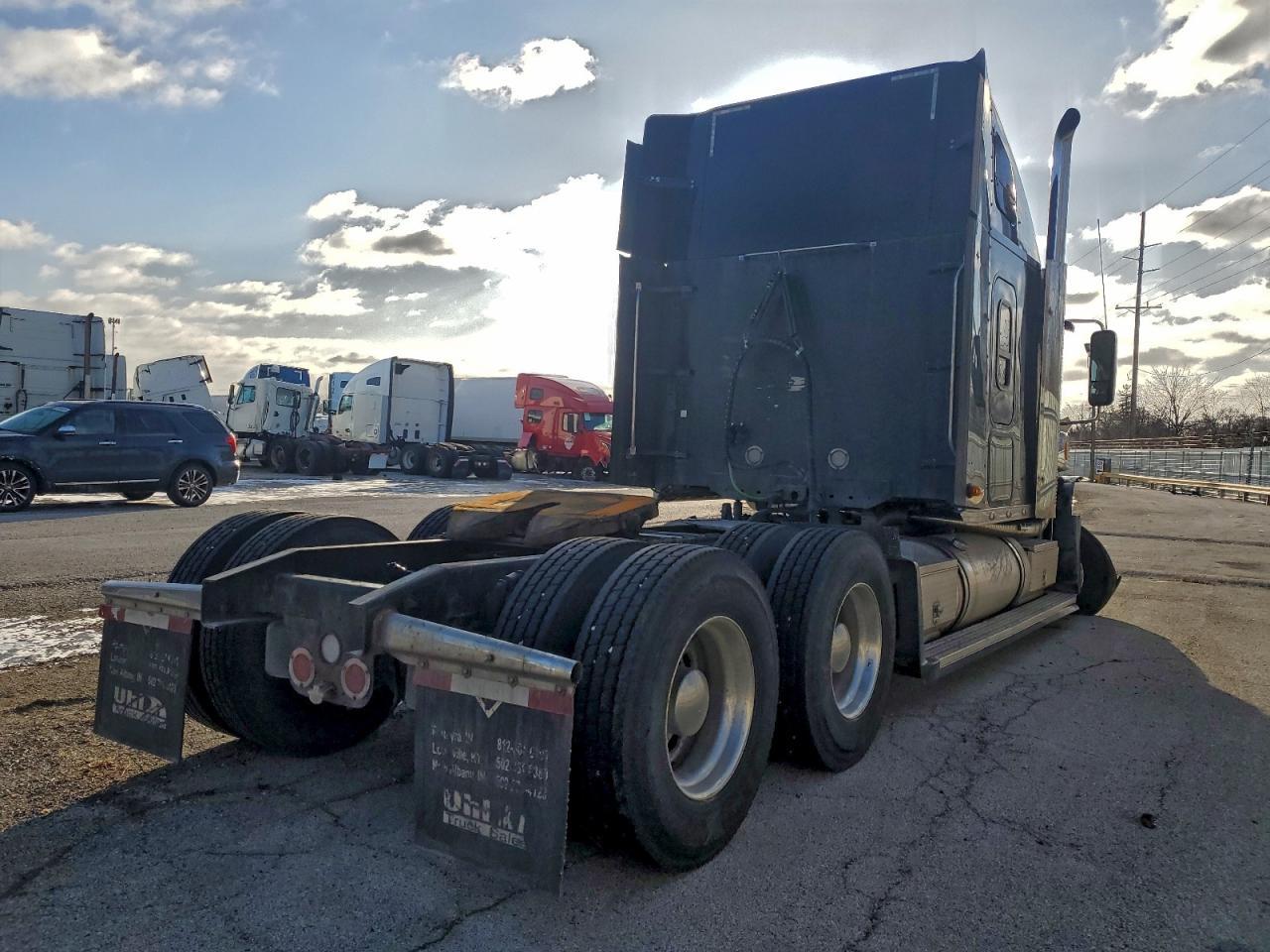 2015 FREIGHTLINER Coronado