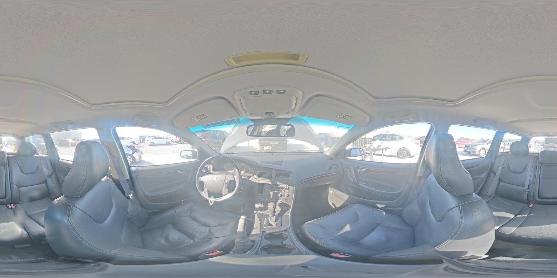 2004 VOLVO V70