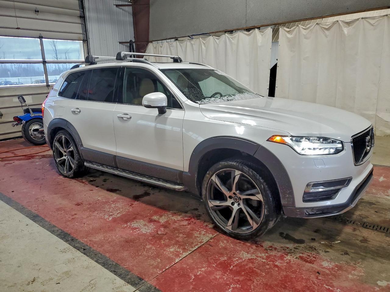 2016 VOLVO XC90