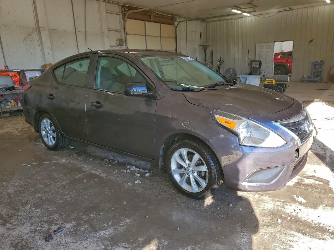 2015 NISSAN VERSA