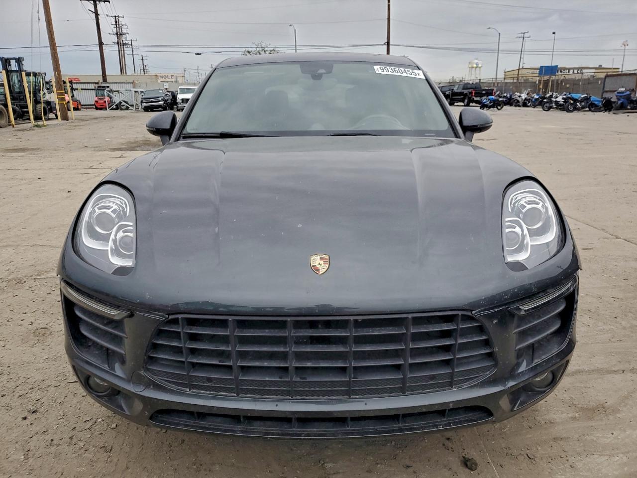 2017 PORSCHE Macan