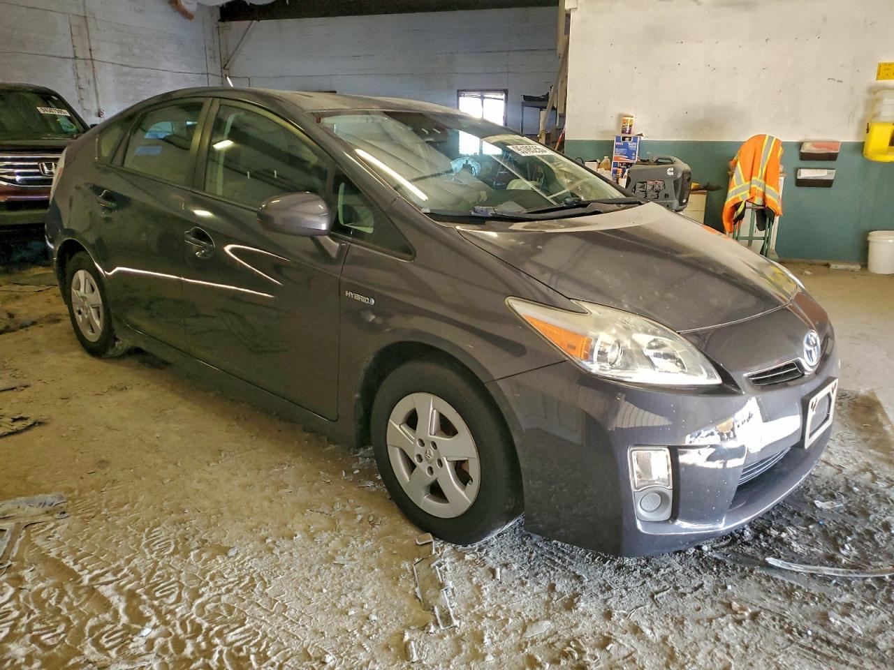 2011 TOYOTA PRIUS