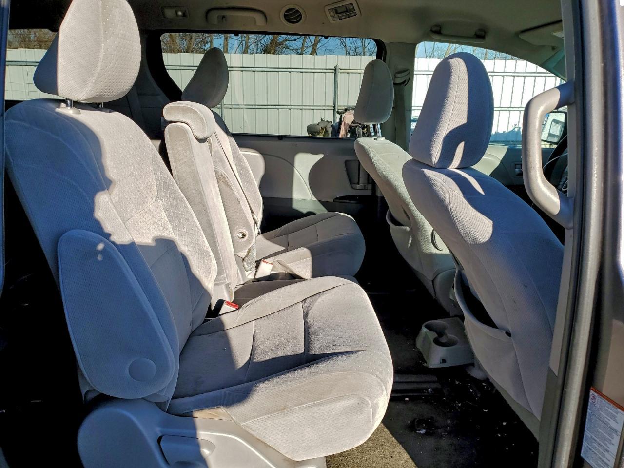 2015 TOYOTA SIENNA