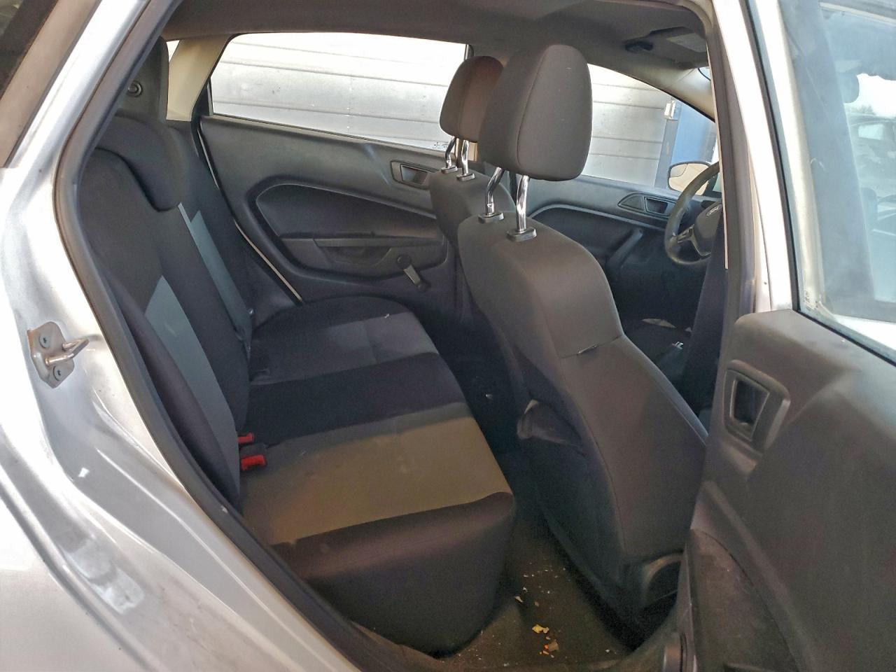 2016 FORD Fiesta