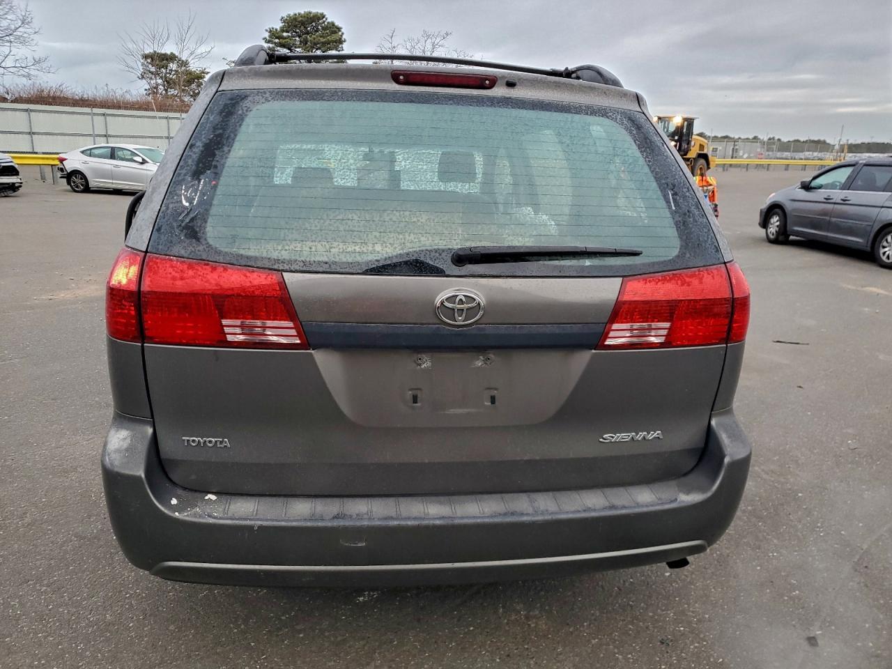 2005 TOYOTA SIENNA