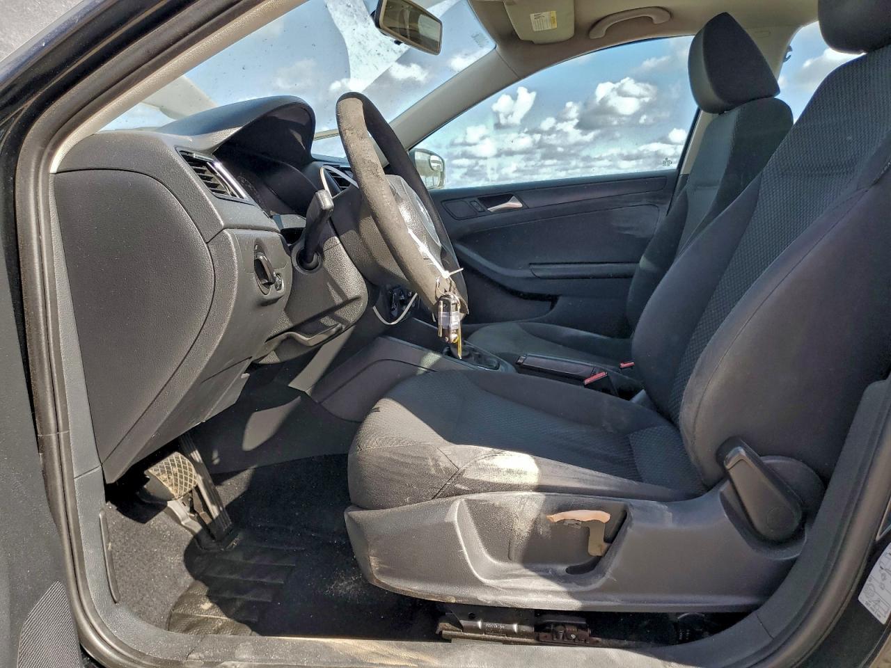 2013 VOLKSWAGEN JETTA