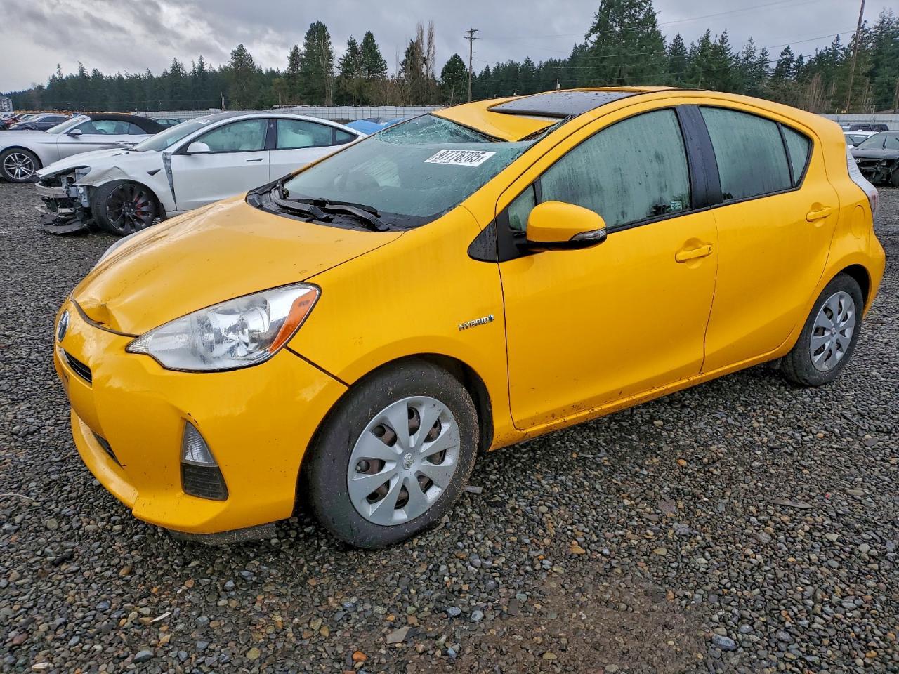 2014 TOYOTA Prius c