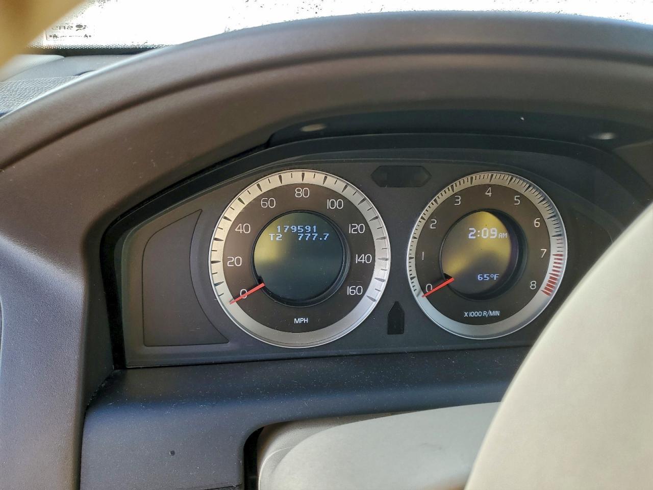 2010 VOLVO XC60