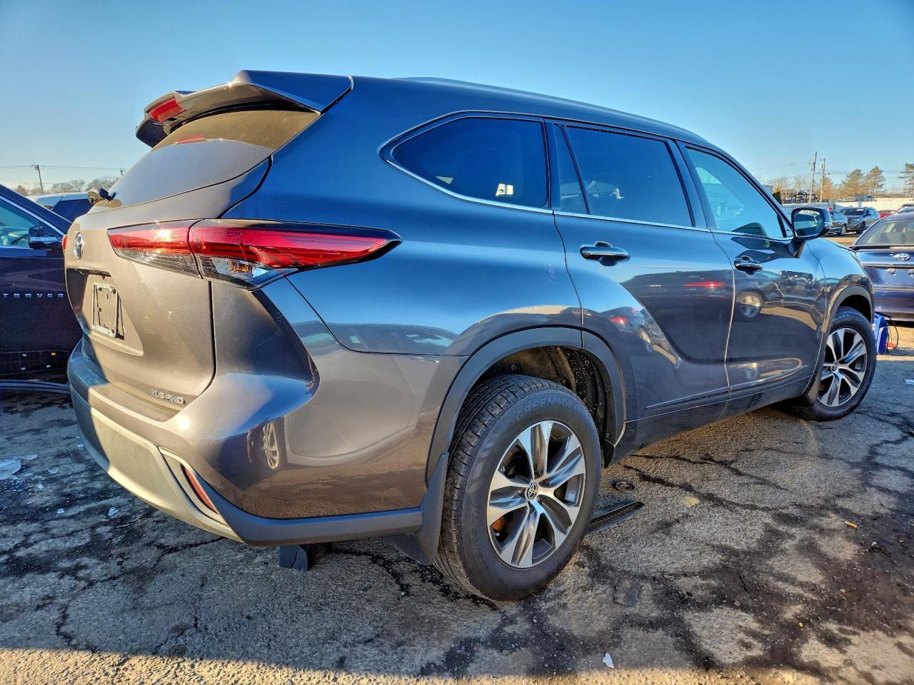 2022 TOYOTA HIGHLANDER