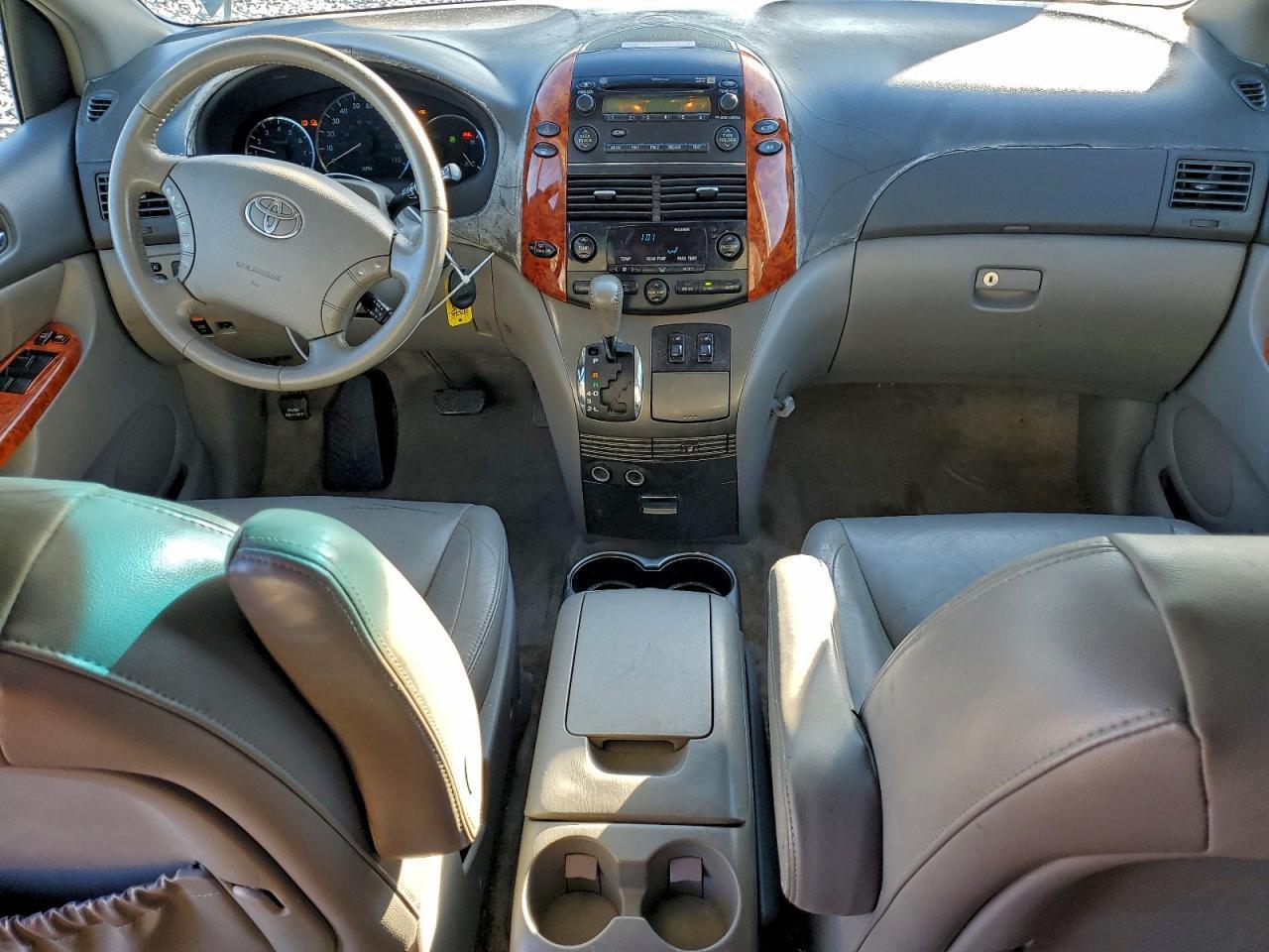 2008 TOYOTA SIENNA