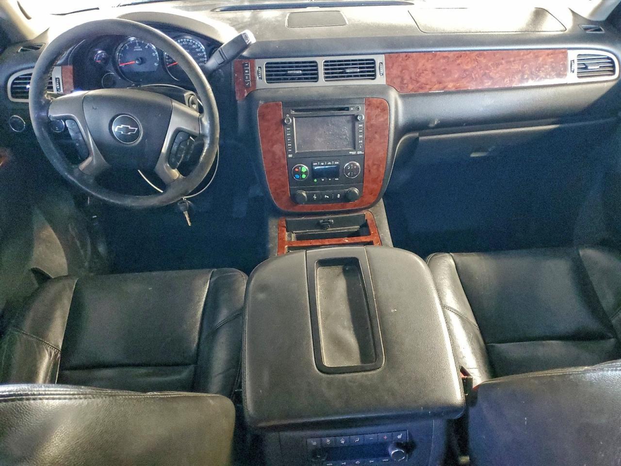 2013 CHEVROLET Suburban